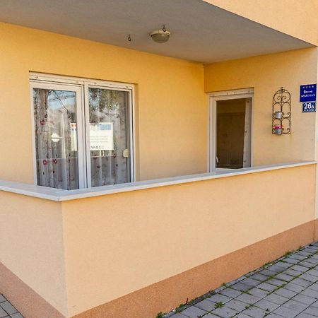 Spacious 2-Bedroom Apartment With Terrace And Parking ซัฟทัท ภายนอก รูปภาพ