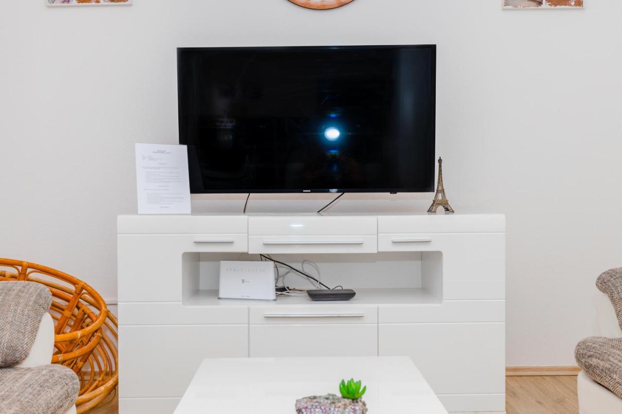 Spacious 2-Bedroom Apartment With Terrace And Parking ซัฟทัท ภายนอก รูปภาพ