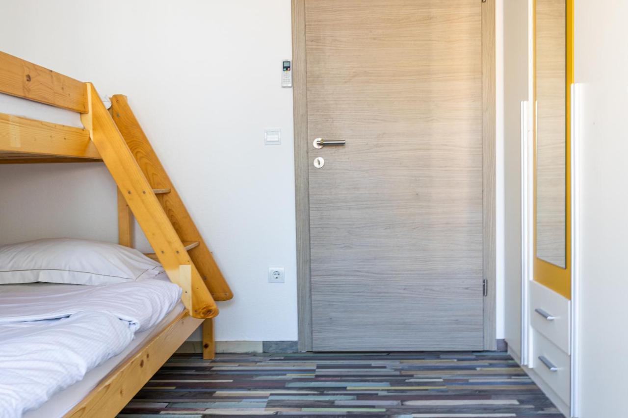 Spacious 2-Bedroom Apartment With Terrace And Parking ซัฟทัท ภายนอก รูปภาพ